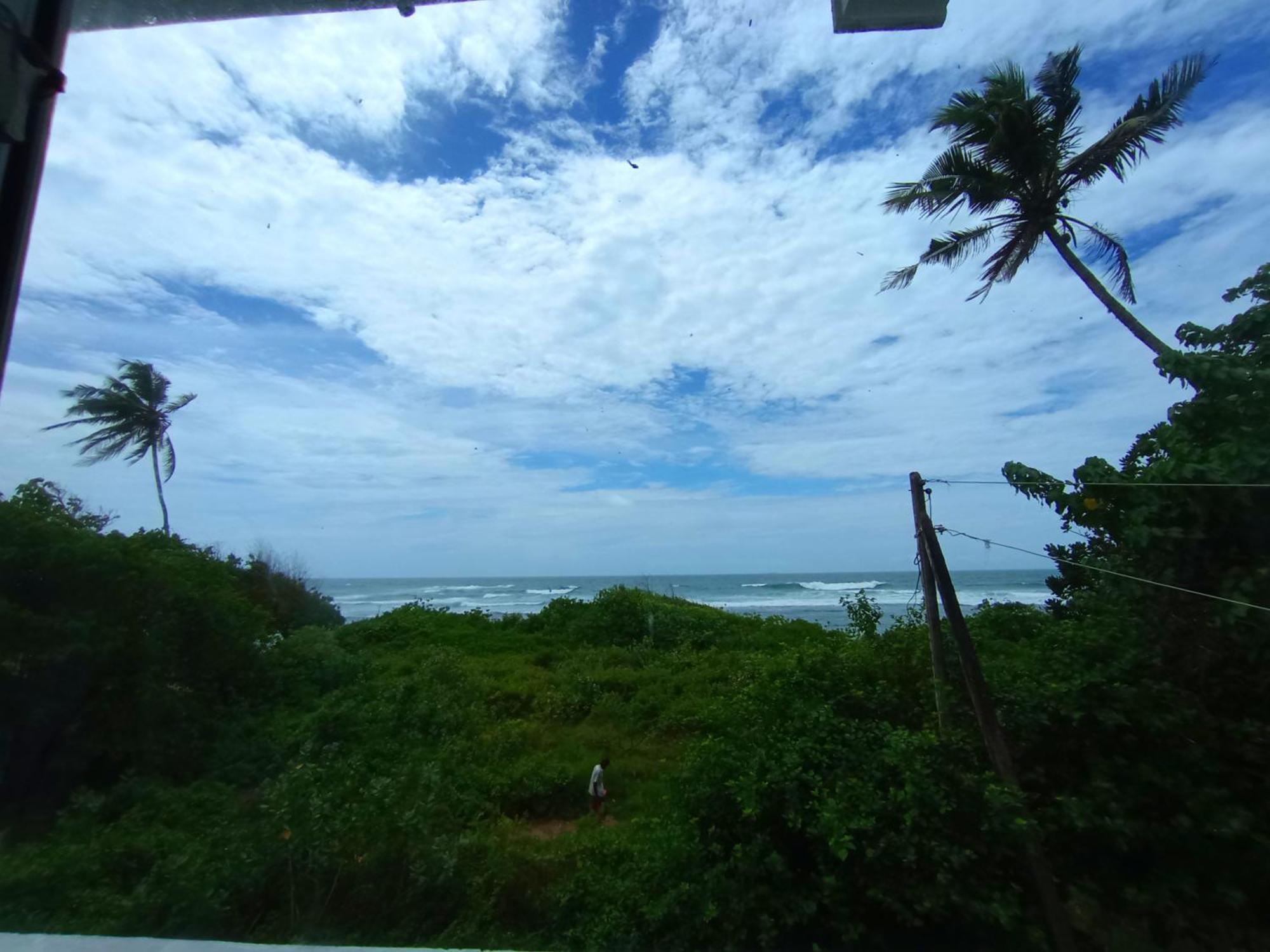 Blue Waves Ocean Mirissa Hotel Екстериор снимка